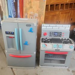 Little Tikes Fridge and Oven Set