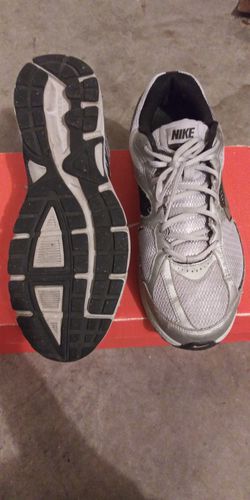 monteren Vesting Nageslacht Nike Dart VII 7 Training/Running Sneakers for Sale in Austin, TX - OfferUp