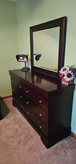 Dresser Mirror Set