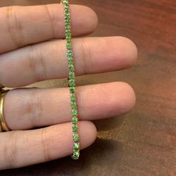 Green and White Bracelet 🔥🔥🔥