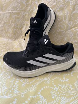 Adidas Supernova Women’s Sneakers Size 7