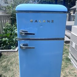 Galanz Retro Mini Fridge With Freezer 