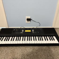 5 Octave Keyboard Piano W/ Accessories