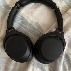 Sony XM4 