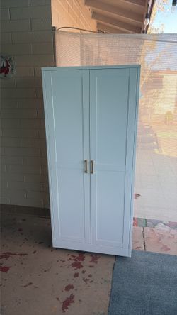 Kitchen cabinet