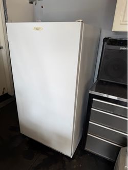 Frigidaire 11 cu. ft. Upright Commercial Freezer - Works Great!