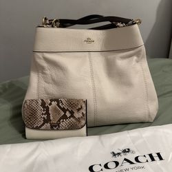 Coach Shoulder Bag set w matching wallet🤍