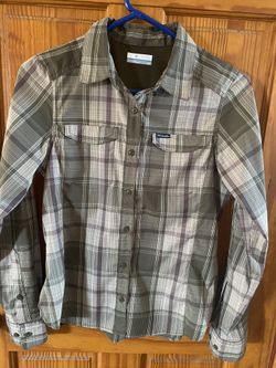 Women’s Columbia Omni-Shade Vented Roll Up Sleeves Green Purple Plaid