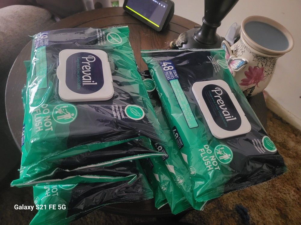 Prevail adult wipes
(Multiple available)