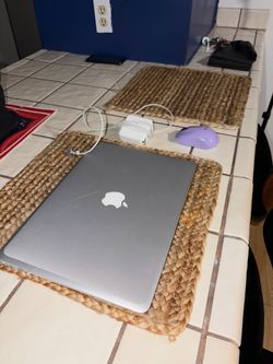 FOR SALE: Apple MacBook Air 13 Inch (Long Battery Life)