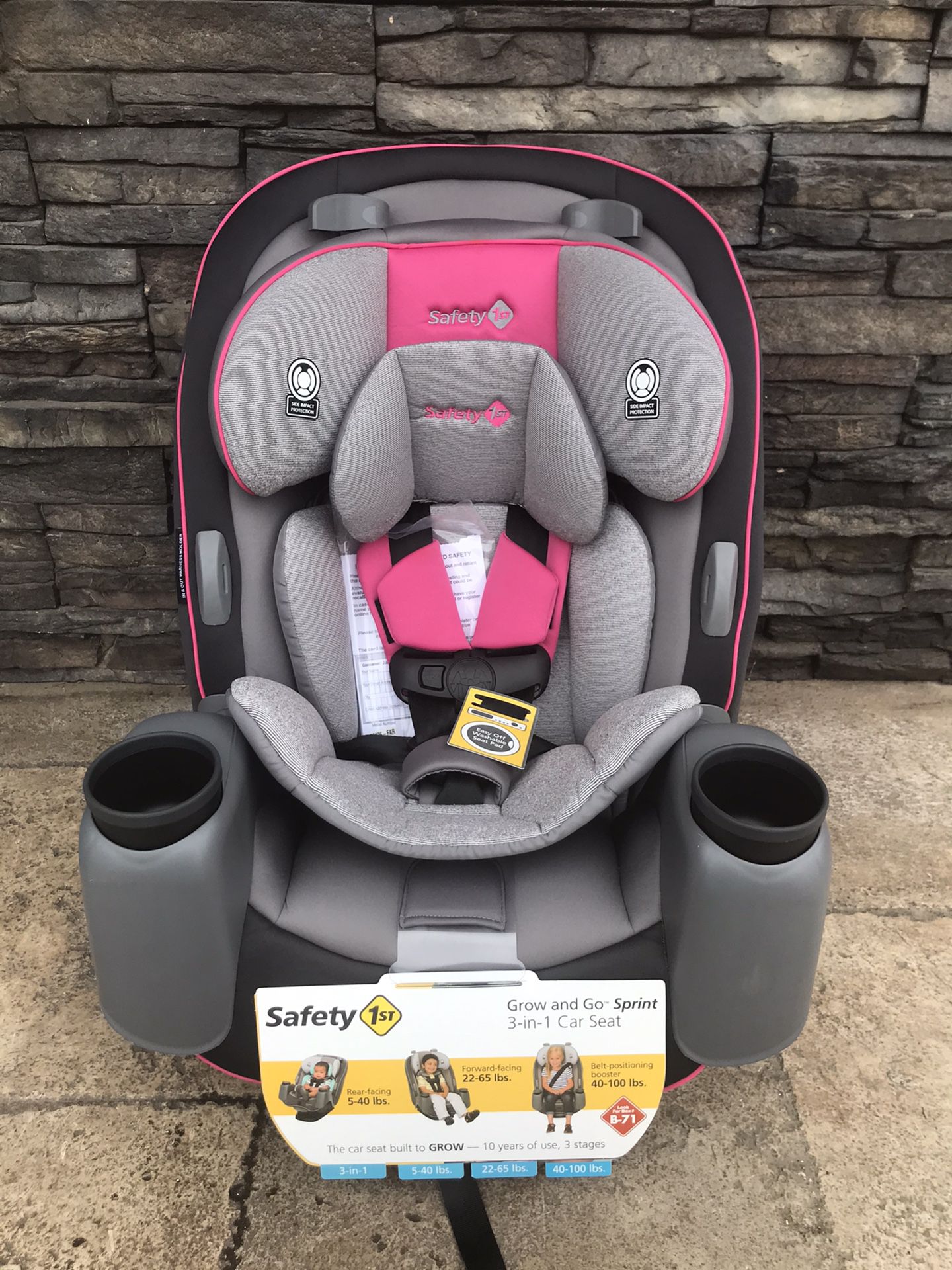 BRAND NEW SAFETY FIRST GROW AND GO SPRINT CONVERTIBLE CAR SEAT!!!!!