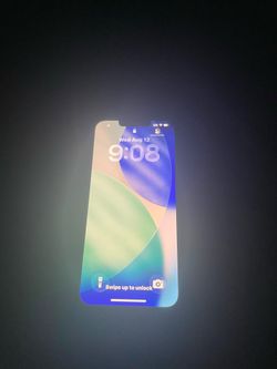 iphone 16 black the camera is i little cracked