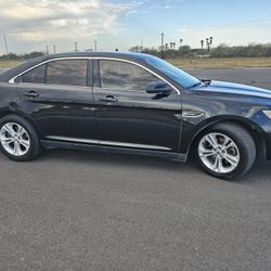 2014 Ford Taurus