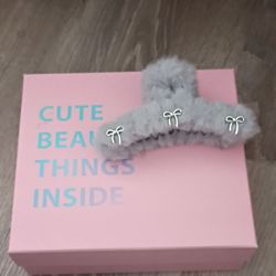 Faux Fur Hair Clips Set – 7 Pieces – Bow Detail