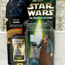 Star Wars Aunt Beru With Service Droid Figure 