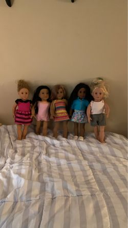 American girl dolls comes with five