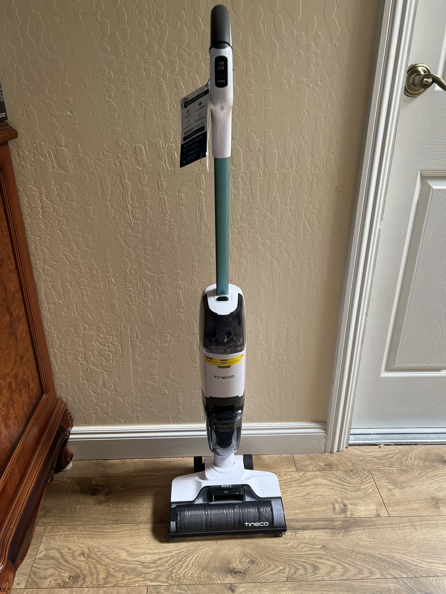 Wet/Dry Vacuum Mop (Cordless)
