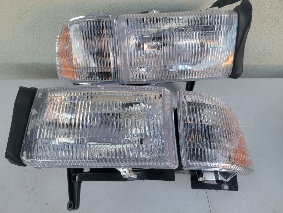 94-01 Ram Headlights Faros Micas Calaveras Focos