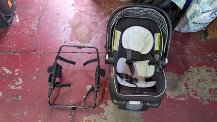 Graco baby car seat with stroller frame