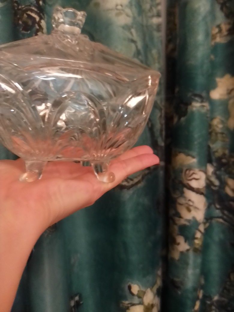 Crystal cute glass serving decorative candy dish 25$