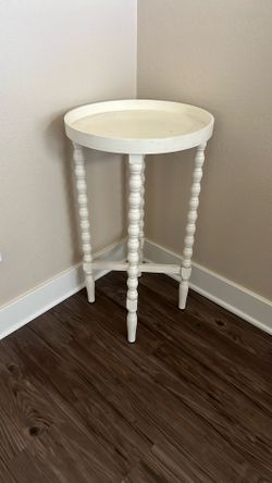 Round Accent Stand