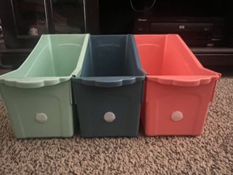Classroom set of 30 book bins / Cubbies