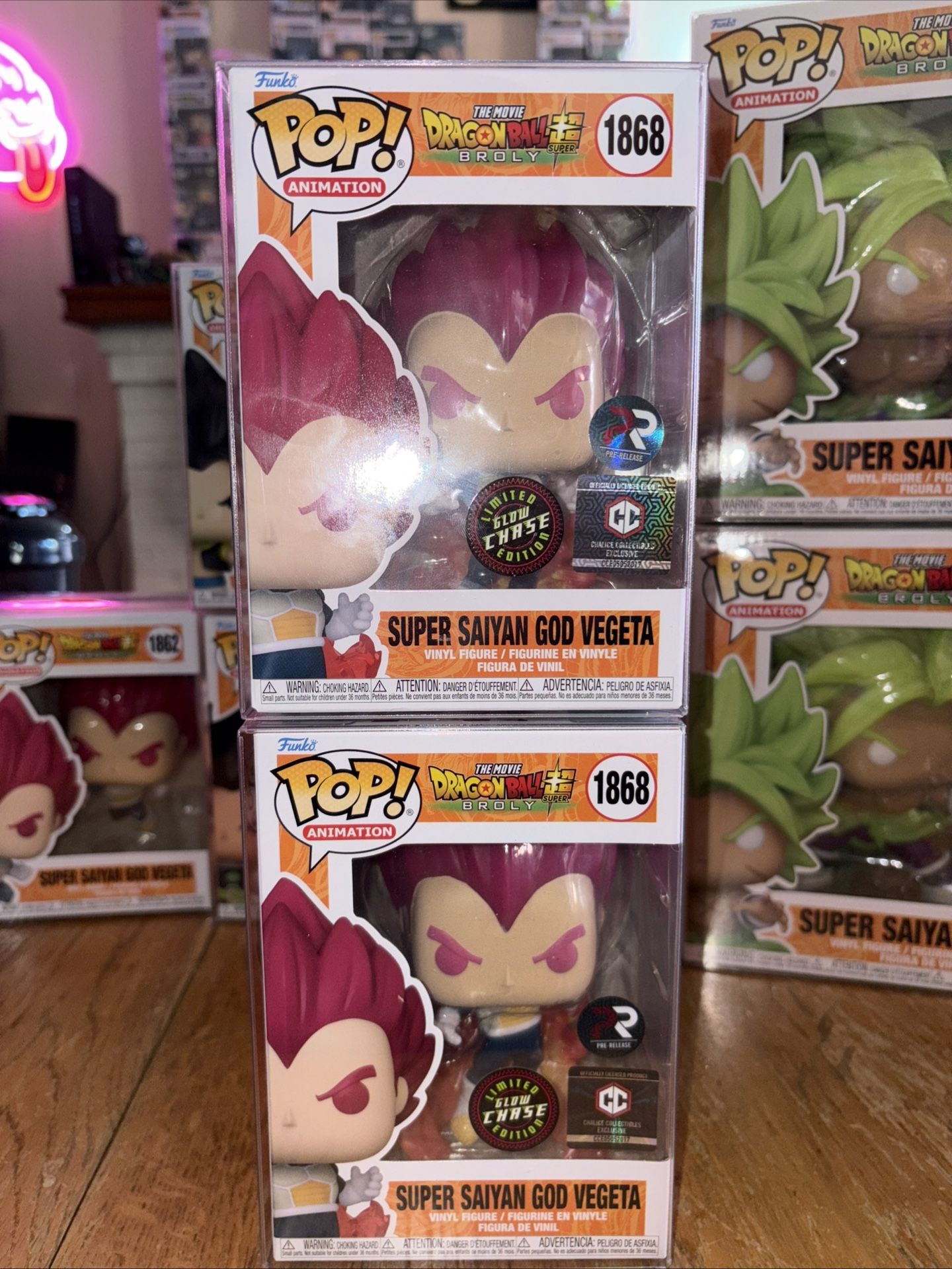 Funko POP! Super Saiyan God Vegeta Dragon Ball Super Broly #1868  [GLOW CHASE]