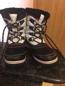TOTES GIRLS WINTER BOOTS -Size 13