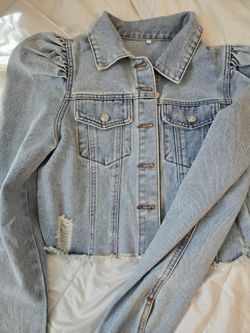 Short Denim Jacket With Puff Sleeves 