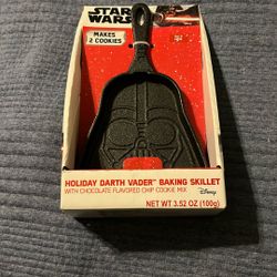 Star Wars Holiday, Darth Vader baking skillet