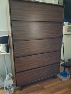 Nice 5 drawer dresser