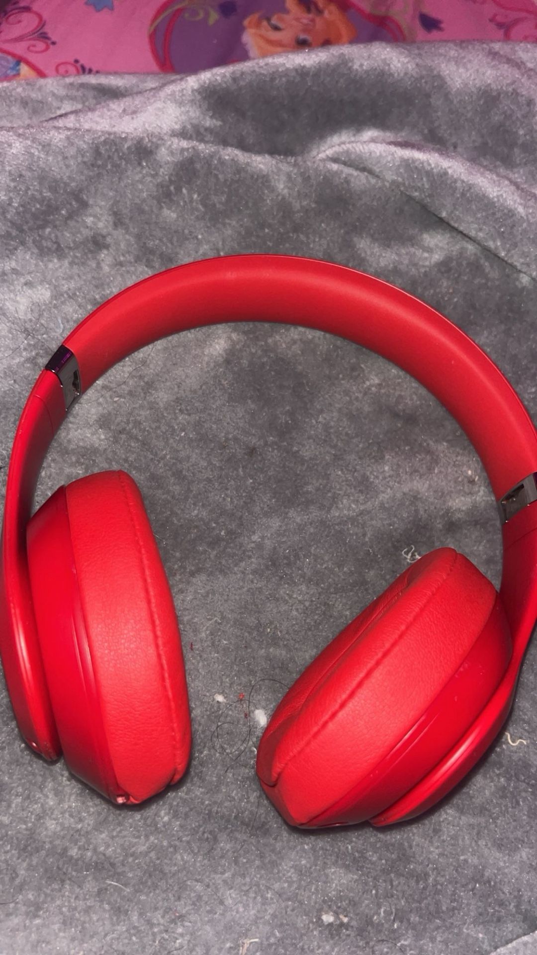 Red studio Beats 3