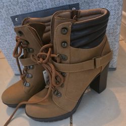 New Boots Tan Size 7