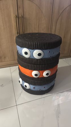 Viral Cookie Monster Oreo stool