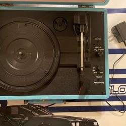 VINTAGE suitcase RECORD PLAYER