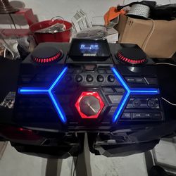 Samsung  Giga  Bluetooth Sound System