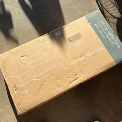 Lift top coffee table