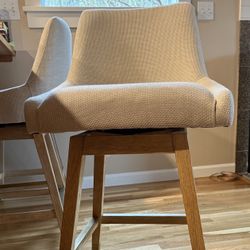 Cabalynn Counter Height Barstool 