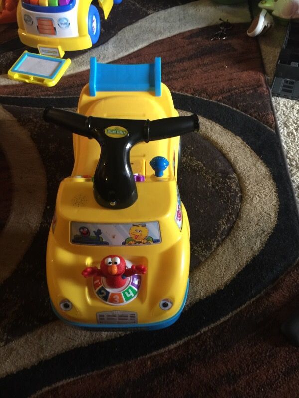 Elmo's school bus ride on.
