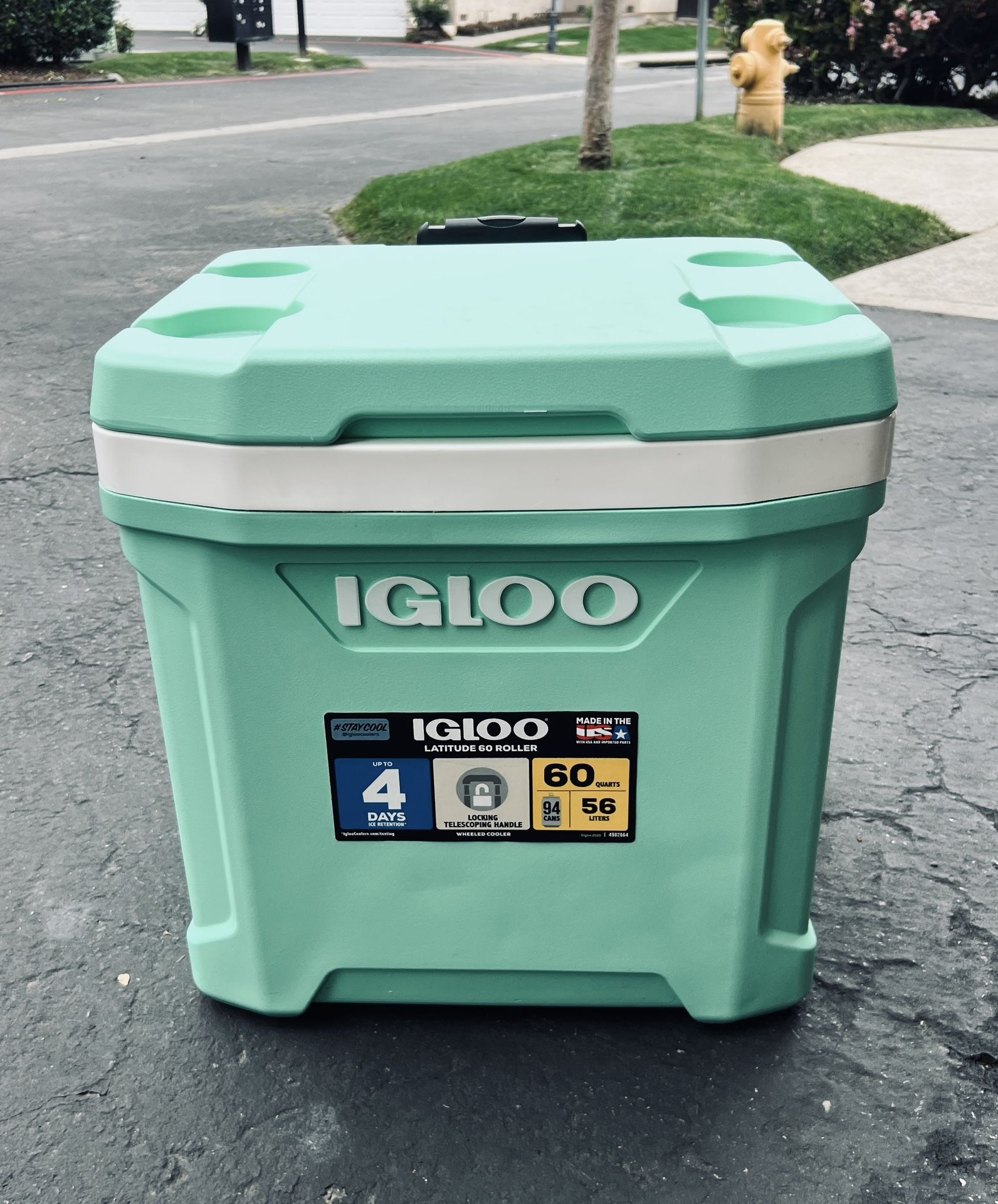 Igloo  Latitude 60 Qt Roller Cooler 