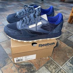 Navy Blue Reebox Classic Sneakers
