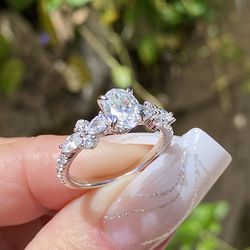 NEW! 1.20CTW. Oval Cut, Certified Moissanite Gemstone Promise / Anniversary Ring, Please See Details 🌸