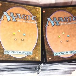 Box Of 400 Magic The Gathering Cards and 300 Pokemon