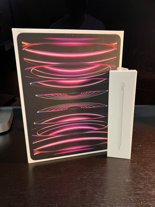 Apple iPad Pro M2 12.9" 6th Gen 128GB - Space Gray MINT CONDITION! w/ Apple Pen