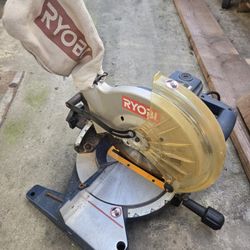 Ryobi 10 in. Compound Miter Saw