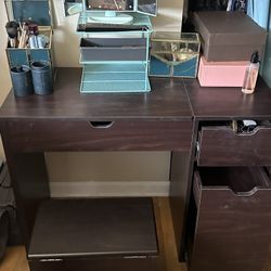 Makeup Station 