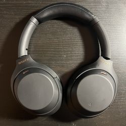 Sony XM4s noise canceling headphones 