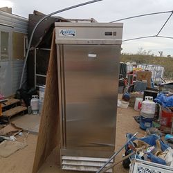 Commercial refrigerator