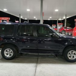 1999 Ford Explorer