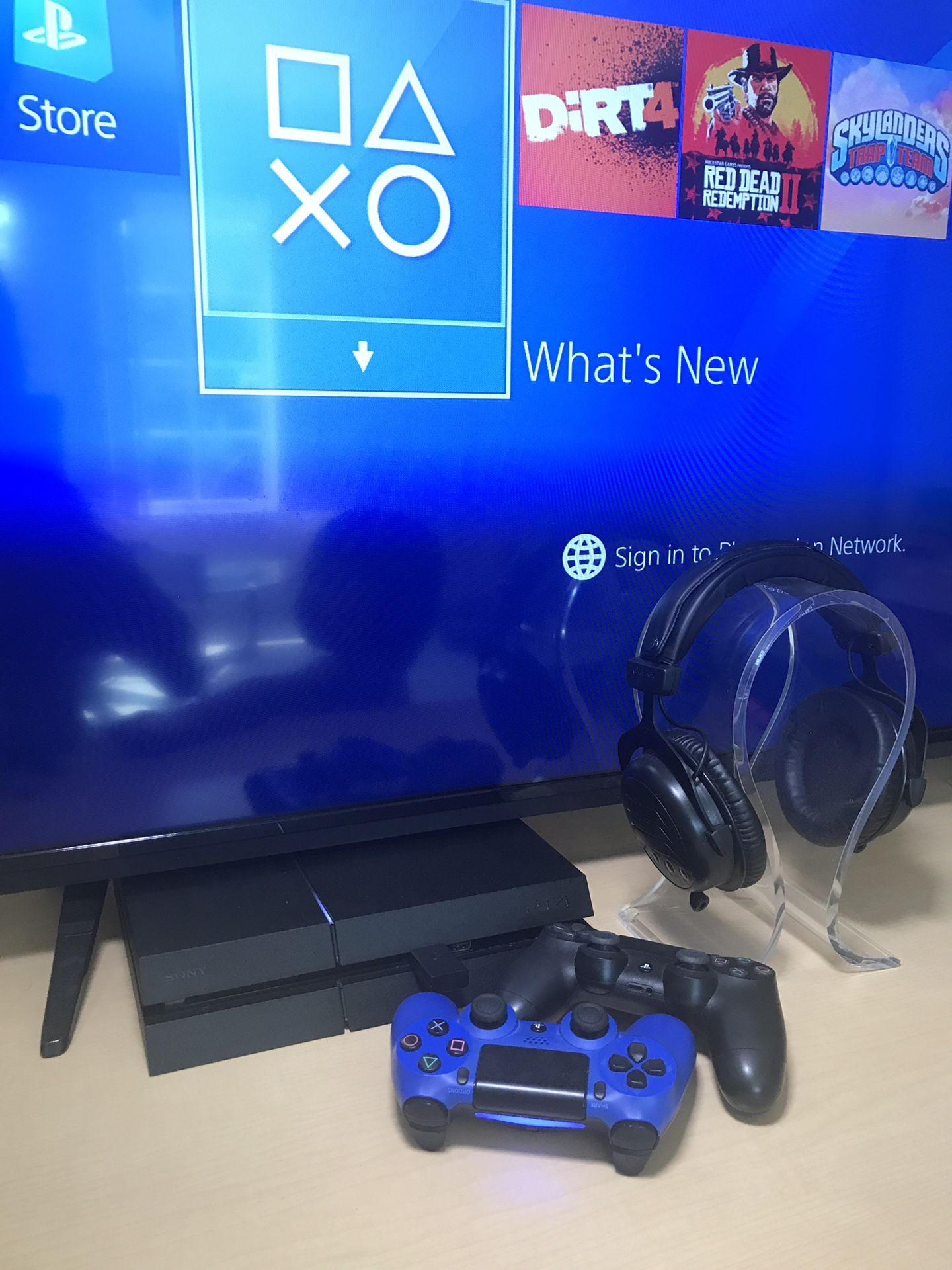 PlayStation 4 PS4 Almost New w/ Two Controllers One Low Latency Bluetooth Gaming Headphones